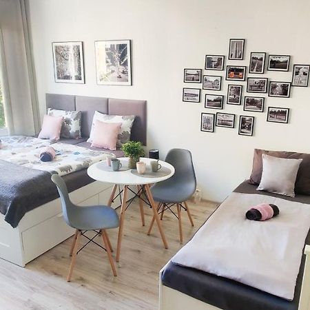 King Size Sunny Home 19 Minutes To Center Prague Exterior photo